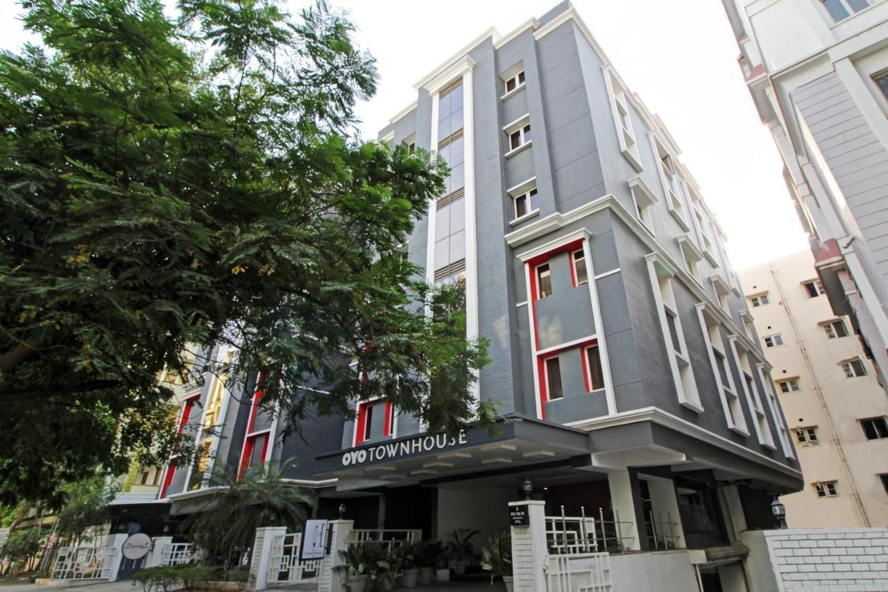 Oyo Townhouse 9 Hitech City Haidarábád Kültér fotó