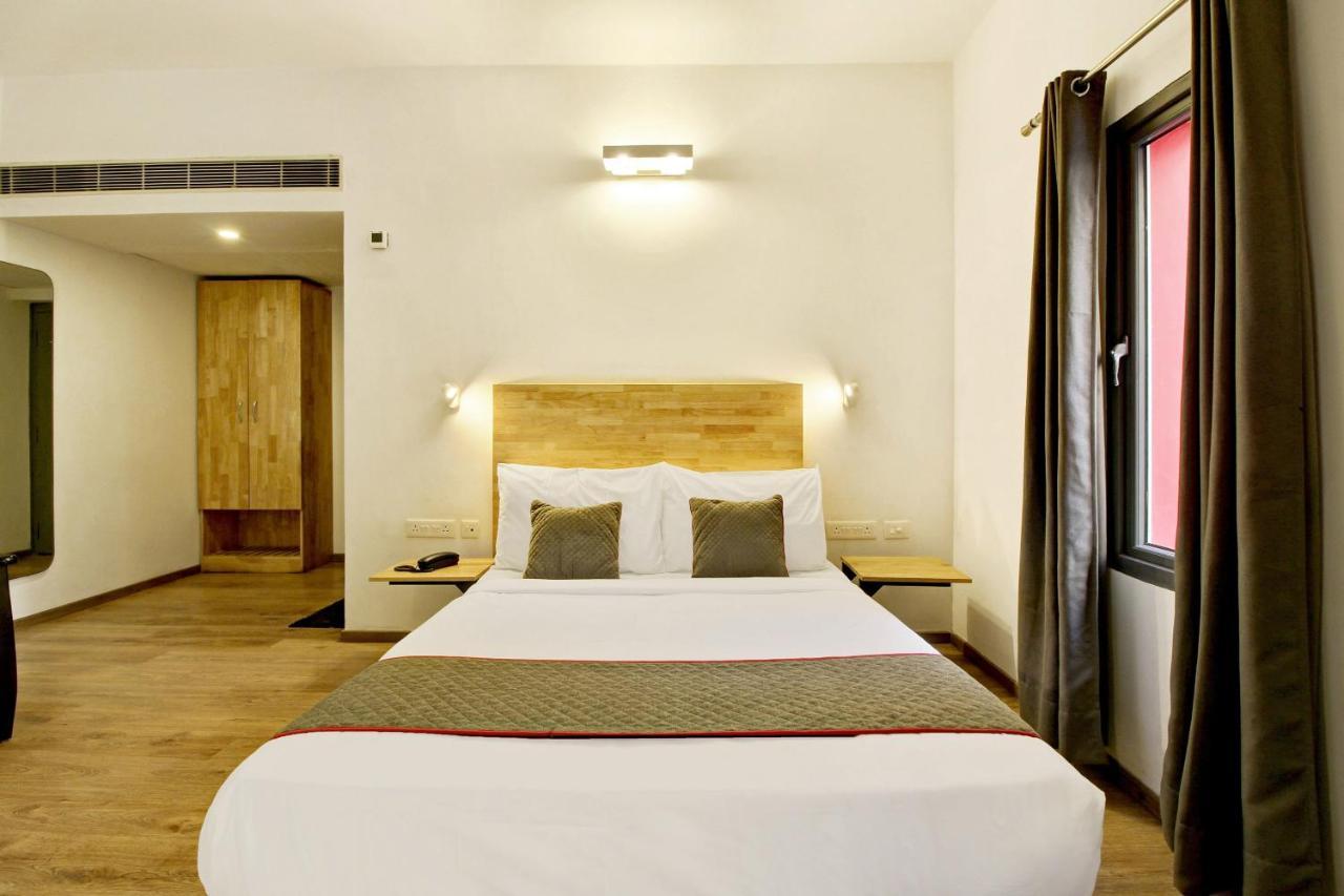 Oyo Townhouse 9 Hitech City Haidarábád Kültér fotó