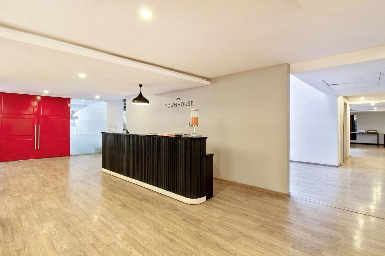 Oyo Townhouse 9 Hitech City Haidarábád Kültér fotó