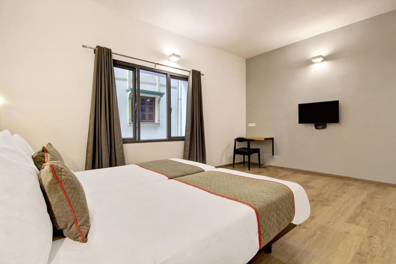 Oyo Townhouse 9 Hitech City Haidarábád Kültér fotó