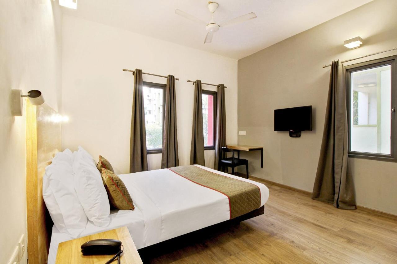 Oyo Townhouse 9 Hitech City Haidarábád Kültér fotó