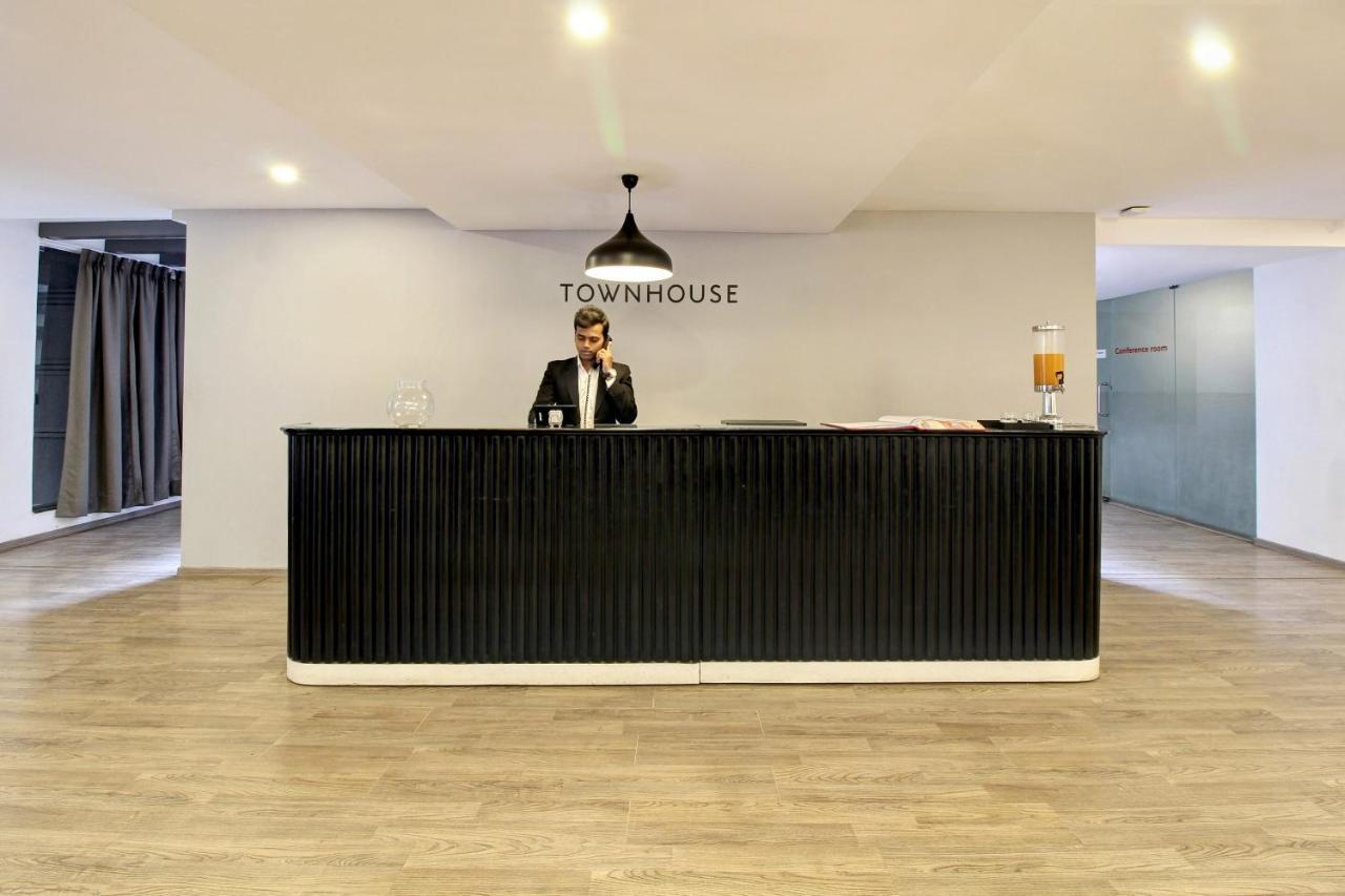Oyo Townhouse 9 Hitech City Haidarábád Kültér fotó