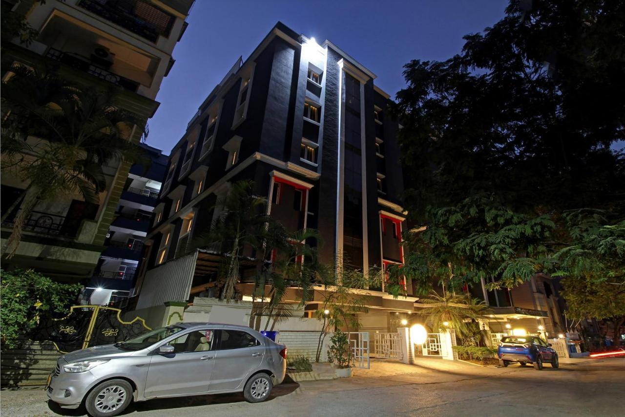 Oyo Townhouse 9 Hitech City Haidarábád Kültér fotó